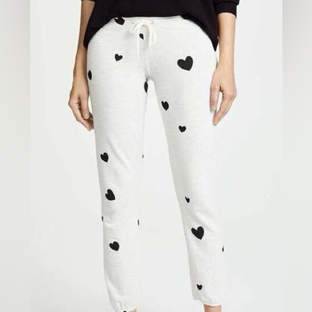 Monrow Supersoft Scattered Heart Sweatpants